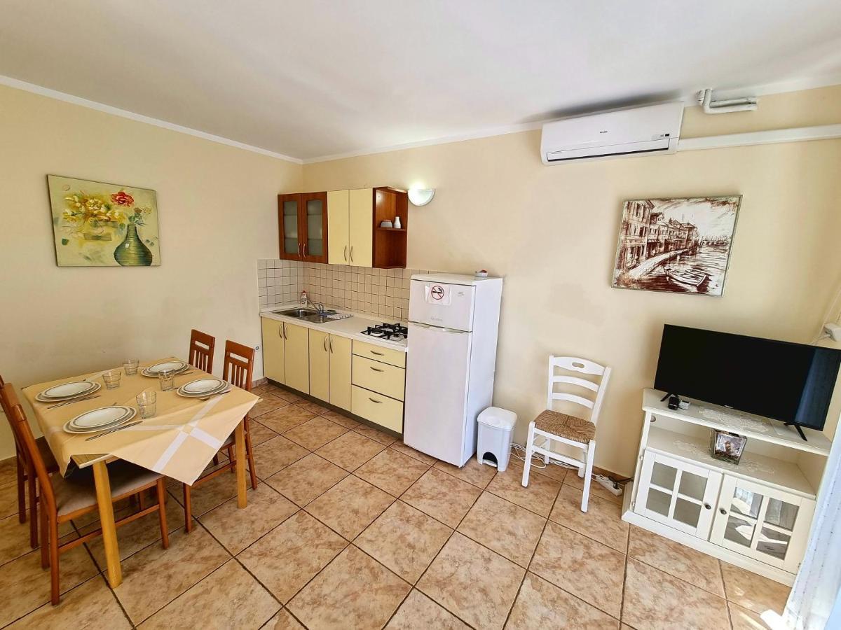 נובליה Apartments Ostrea - Ana מראה חיצוני תמונה